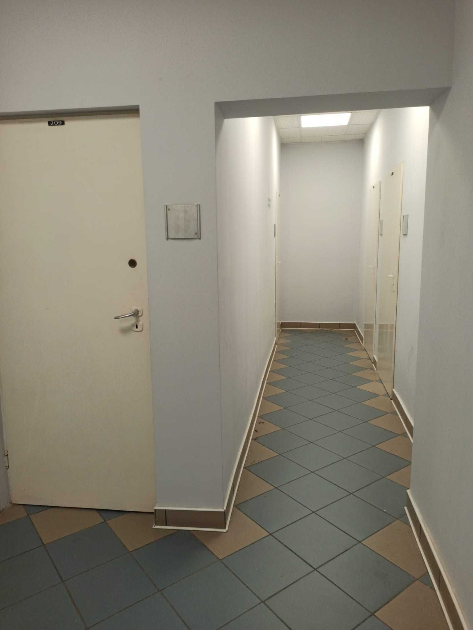 Lokal użytkowy w centrum miasta - 30,40m2