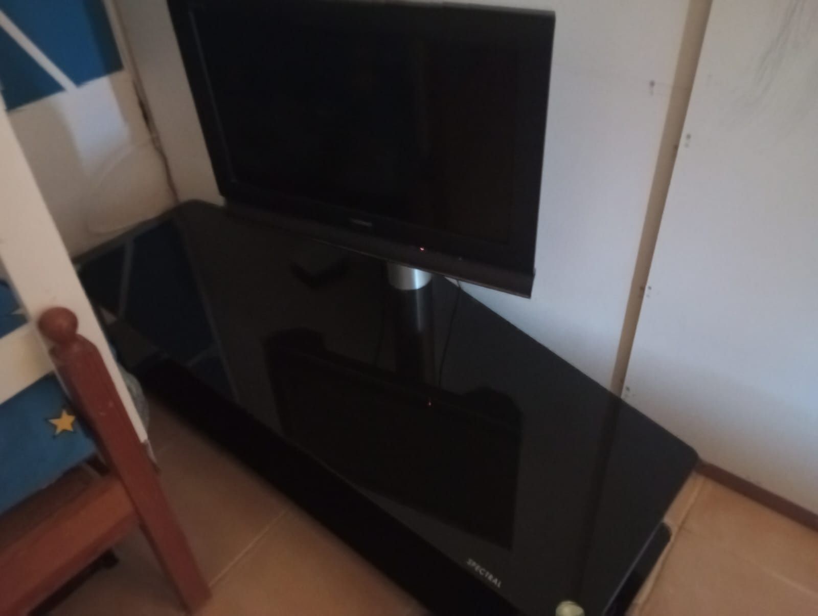 Móvel de televisão em vidro