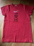 t-shirt vermelha , nike , crianca , forma de pagamento dinheiro á mao