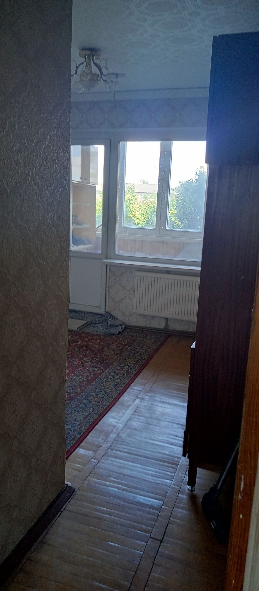 Продається трьох кімнатна квартира в центрі міста