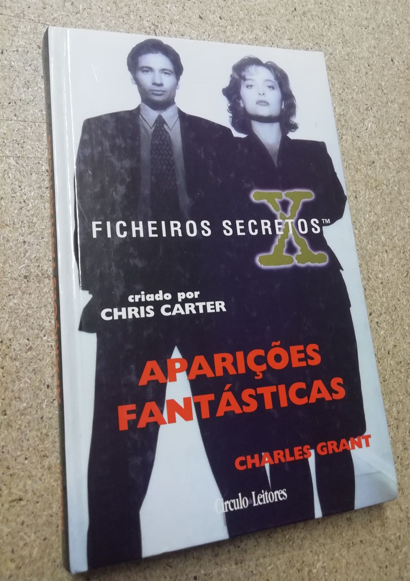 Livros "Ficheiros Secretos" e "Sherlock Holmes"