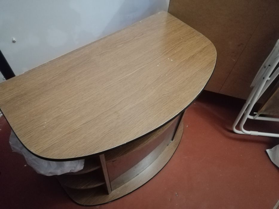 Продам тумбу в хорошем состоянии