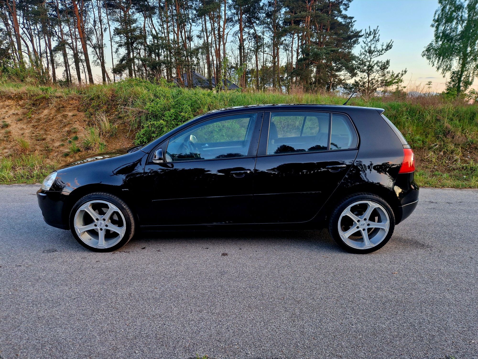 VW Golf 5 1.4 MPi 90 km 2006 rok klima Alu 18 cali