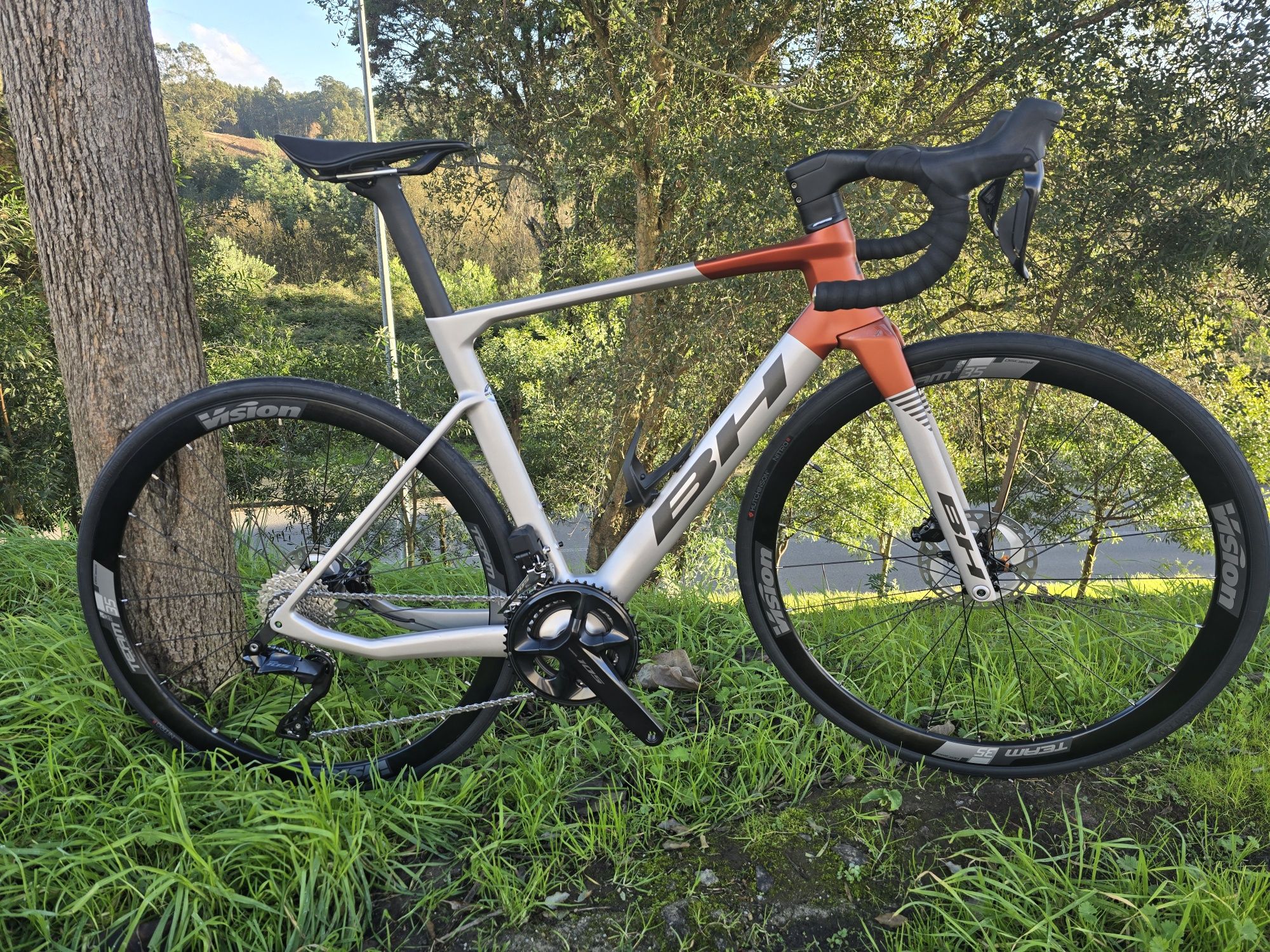 Bicicleta bh de exposicao m 105di2