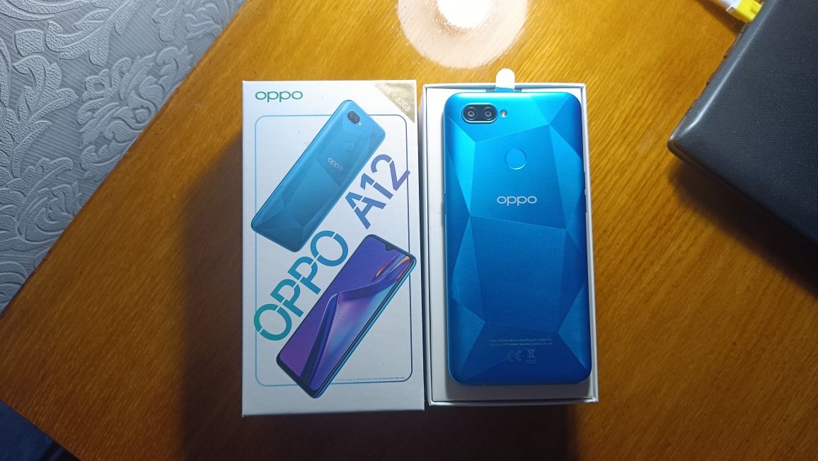 Продам телефон OPPO A12