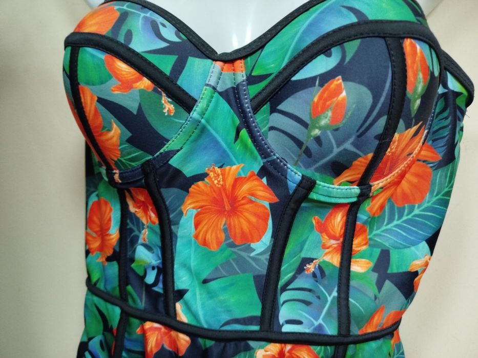 Купальник суцільний