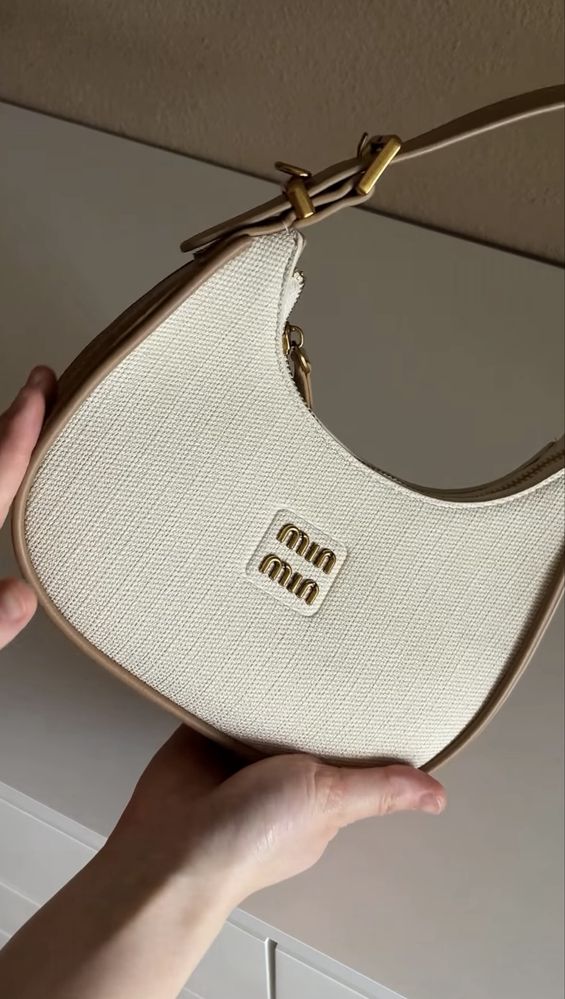 Сумка у стилі miu miu