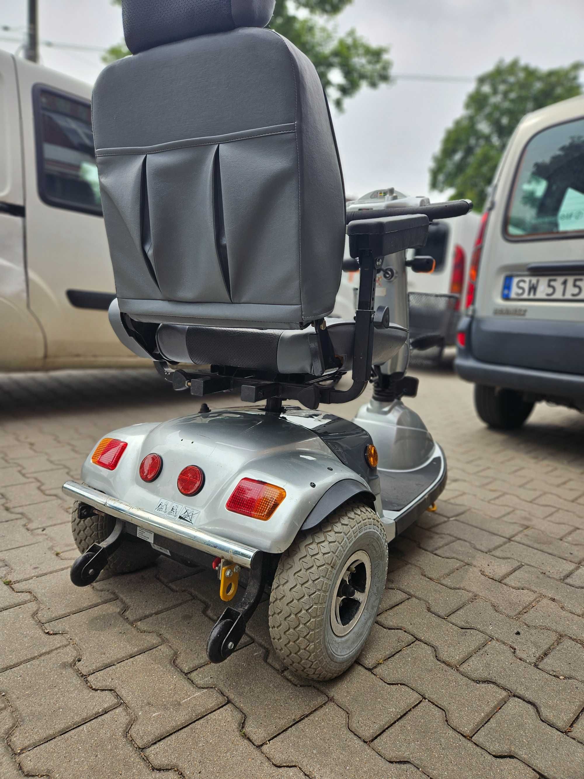 Skuter elektryczny trójkołowy dla seniora
