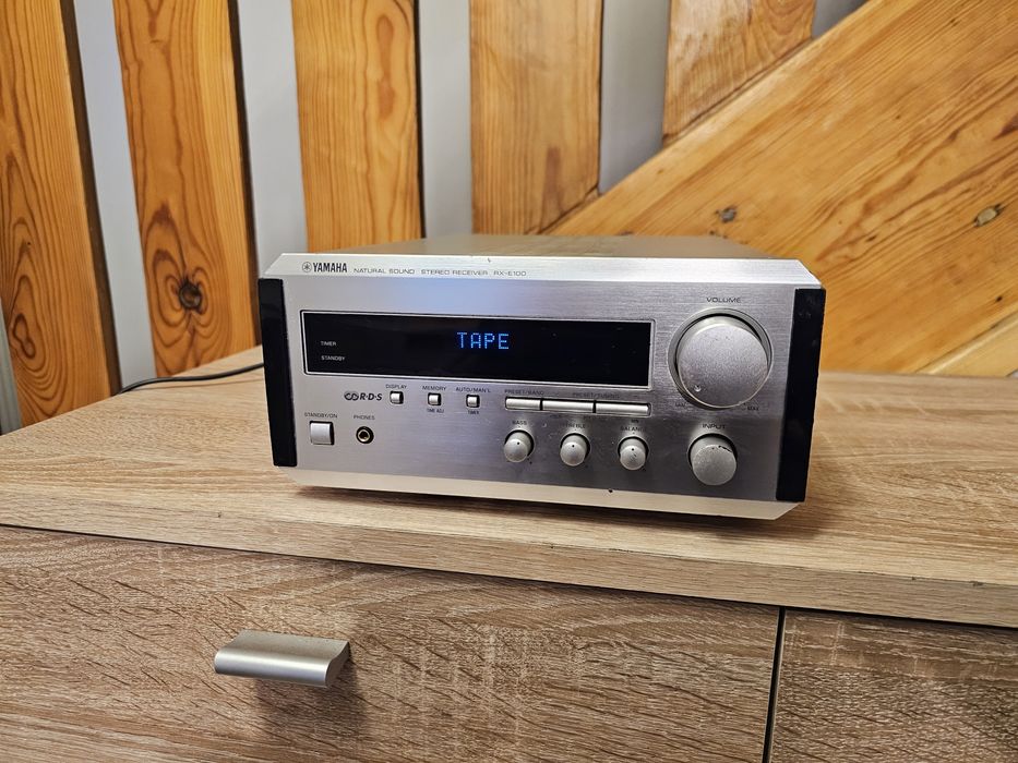 Amplituner Yamaha RX-E100