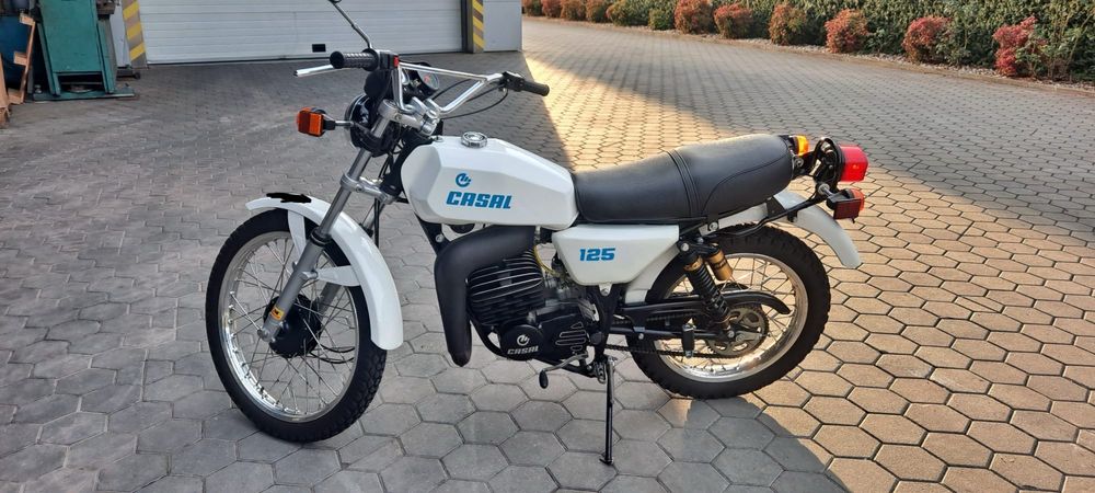 Casal 125 como nova