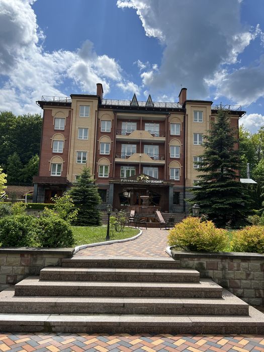 Продам готель в Сатанові