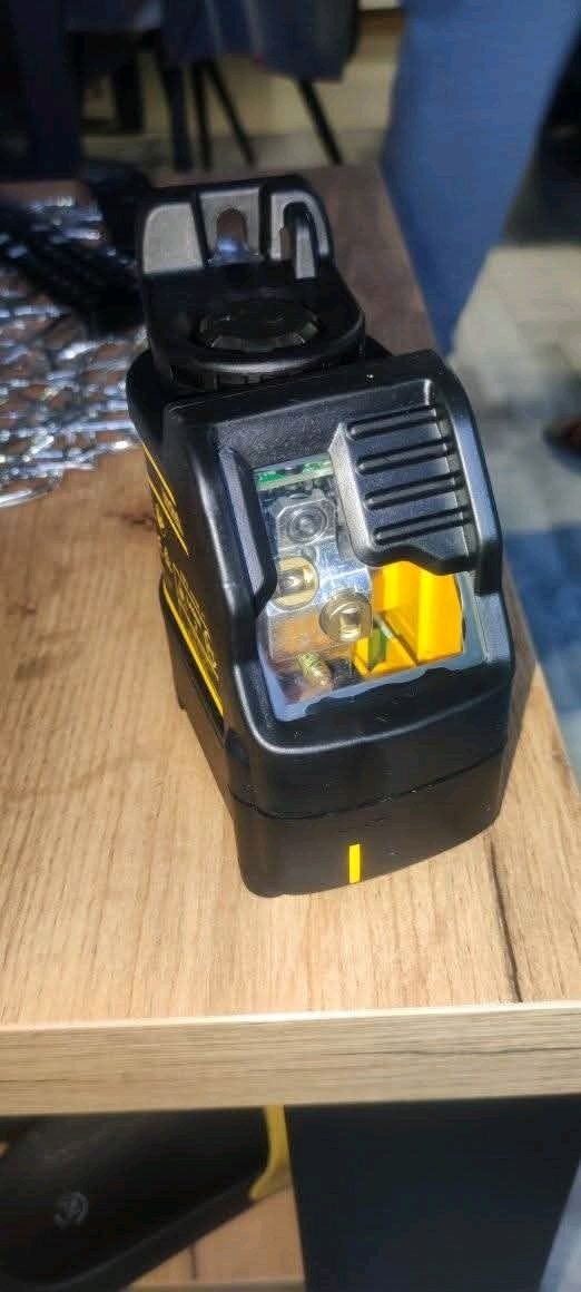 Laser Dewalt krzyżowy  nowy