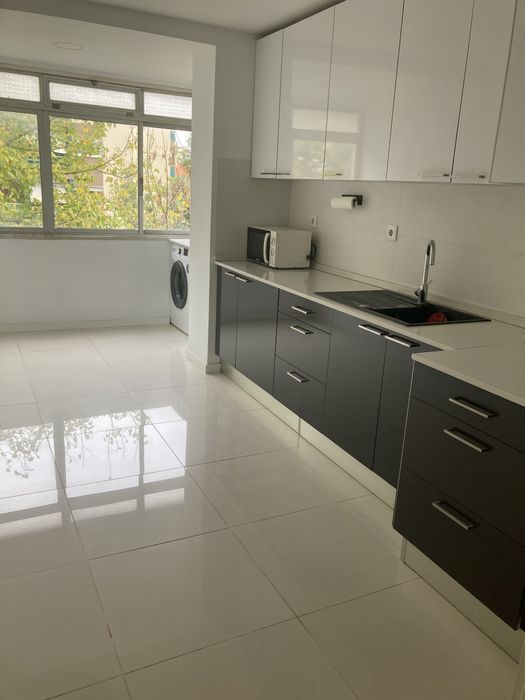 Apartamento com 2 quartos e 1 casa de banho