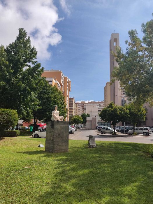 Quarto Estudantes Universitárias –2 AMIGAS-Metro à Porta