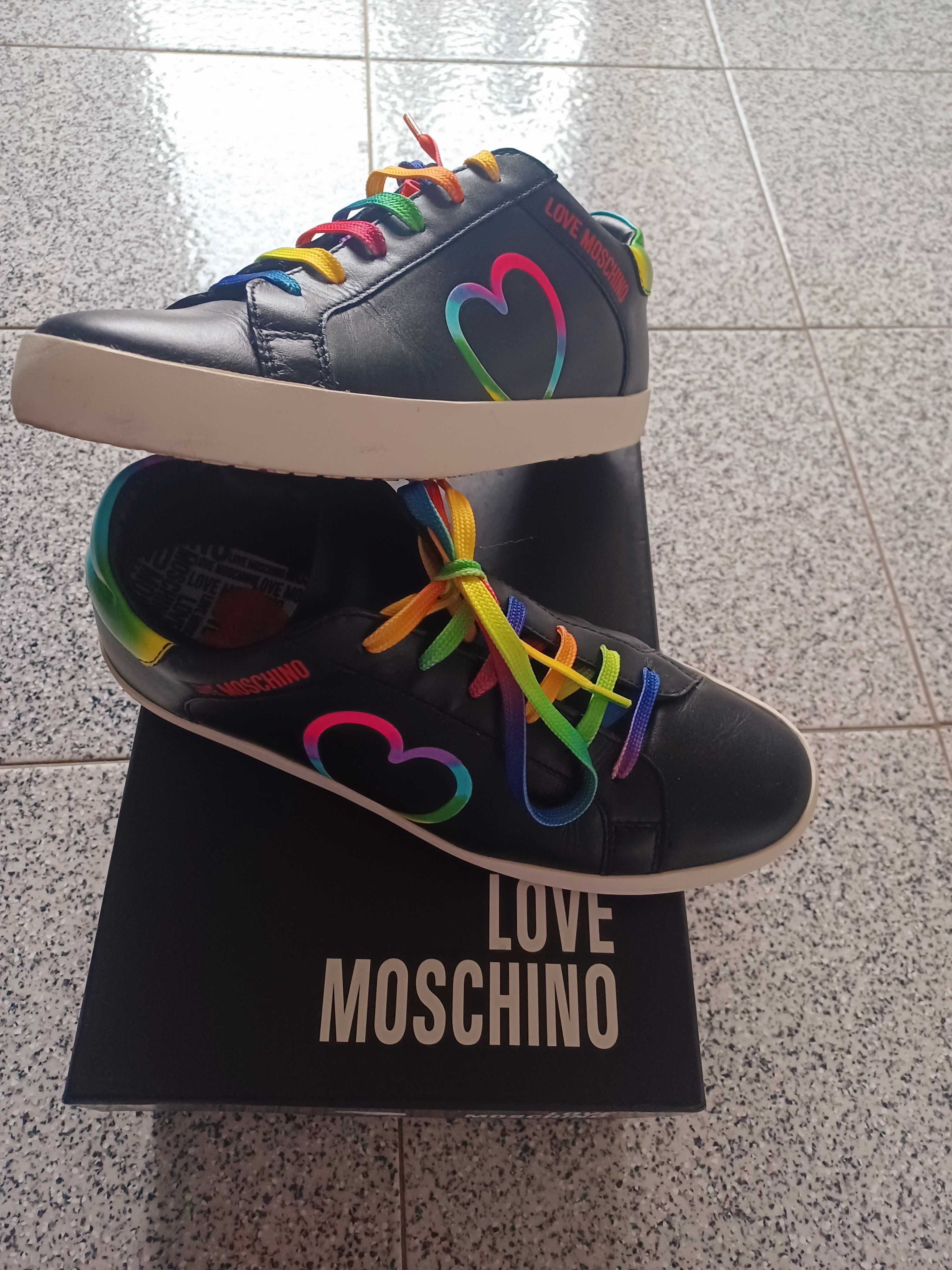 Sapatilhas Moschino originais