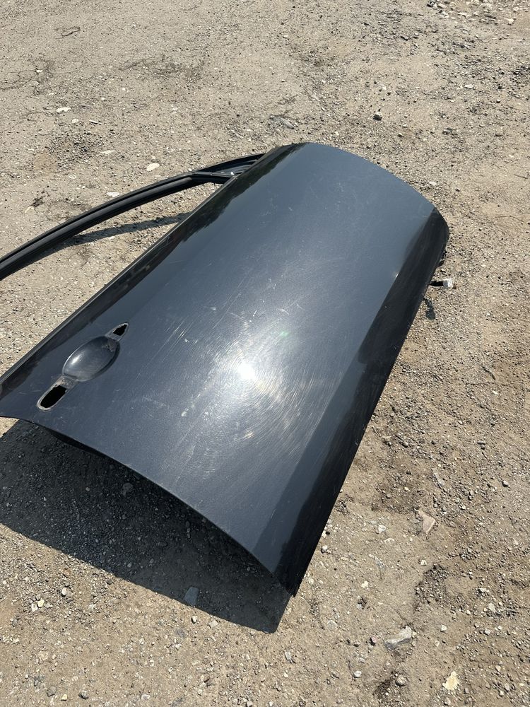 Дверка передня права Nissan Primera P12 є подряпини,вмятин немає