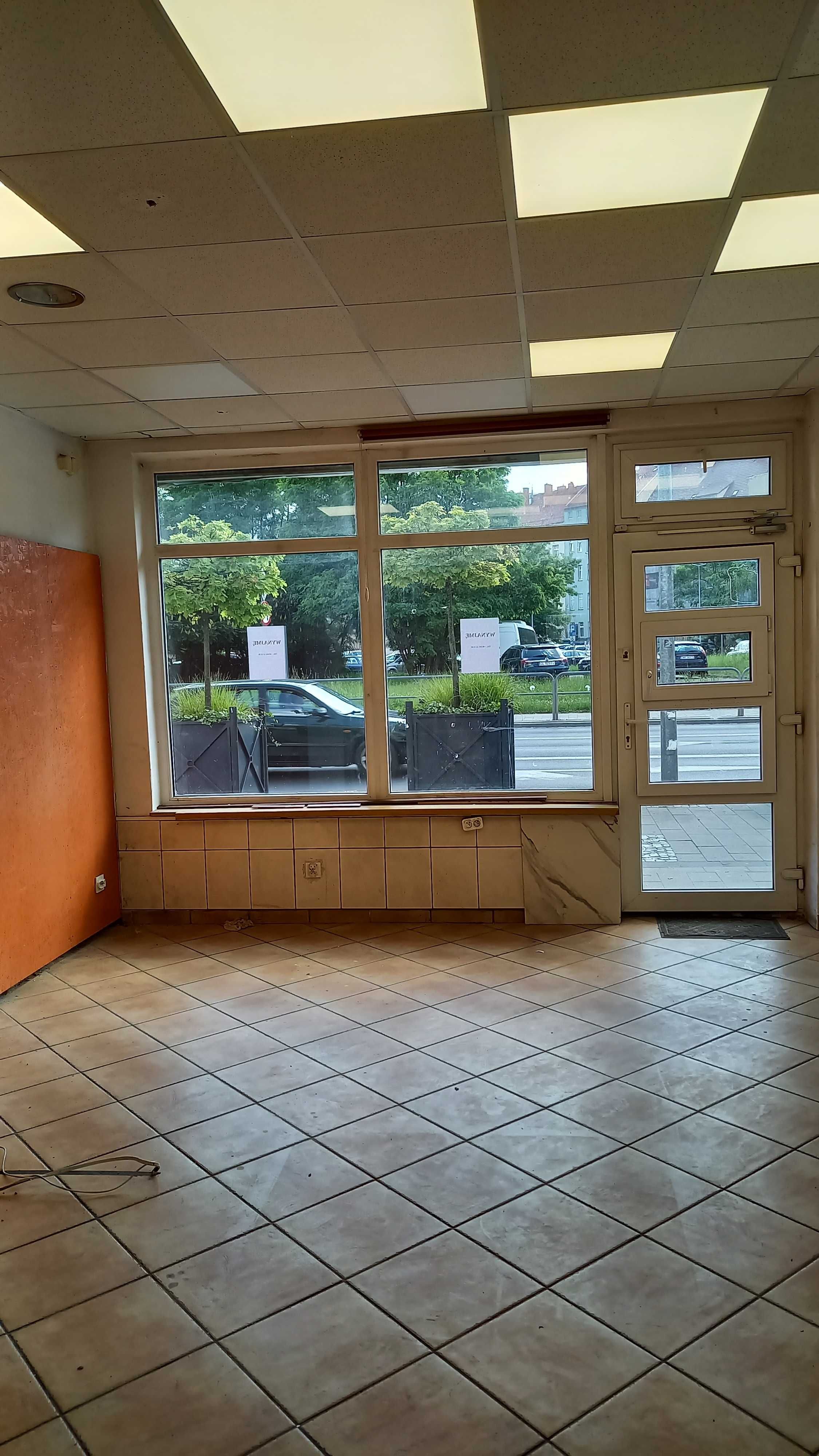 Lokal użytkowy 40m2  do wynajęcia w Legnicy