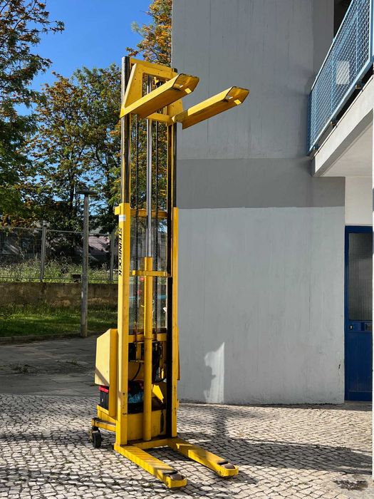 Stacker Steinblock 600 kg capacidade, revisto, a trabalhar.