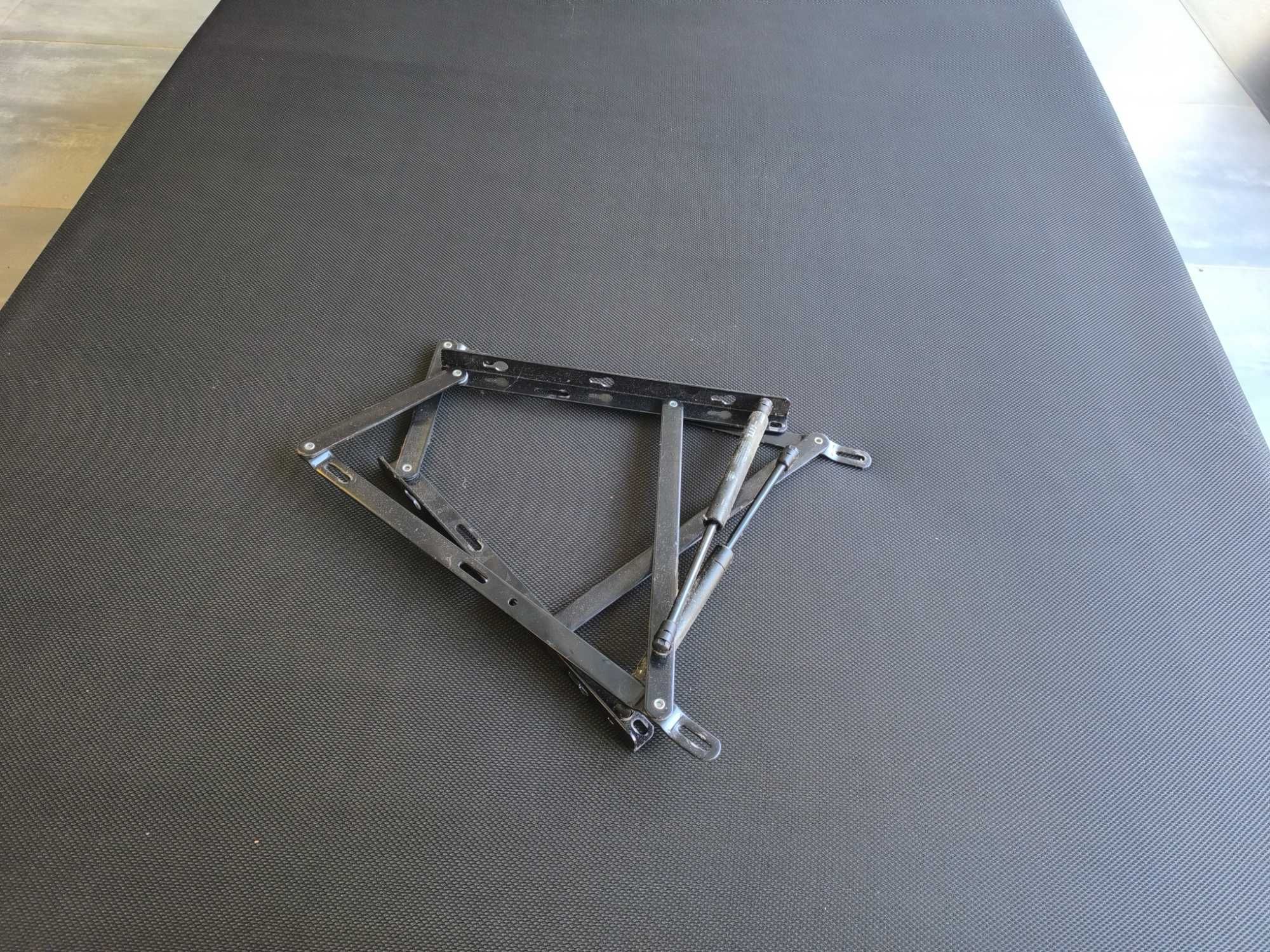 Sommier p/ cama de casal com arrumação de Tampo Elevatório Estofado