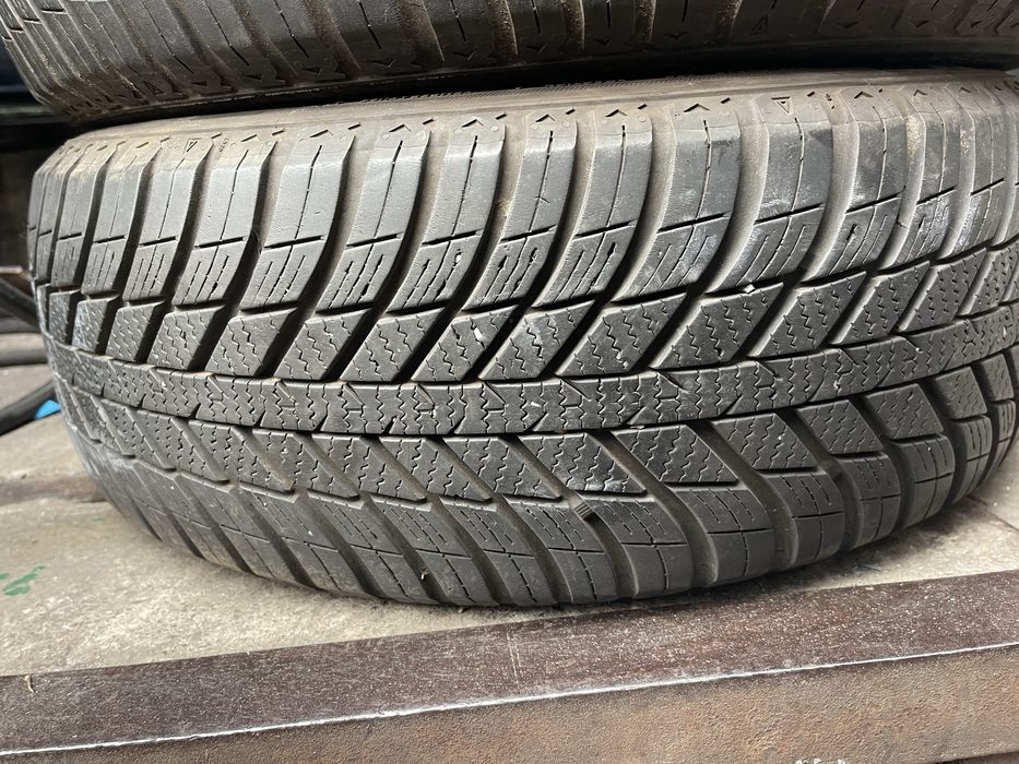 Шины 215/55 R16 Nexen б/у пара 7мм зима U7