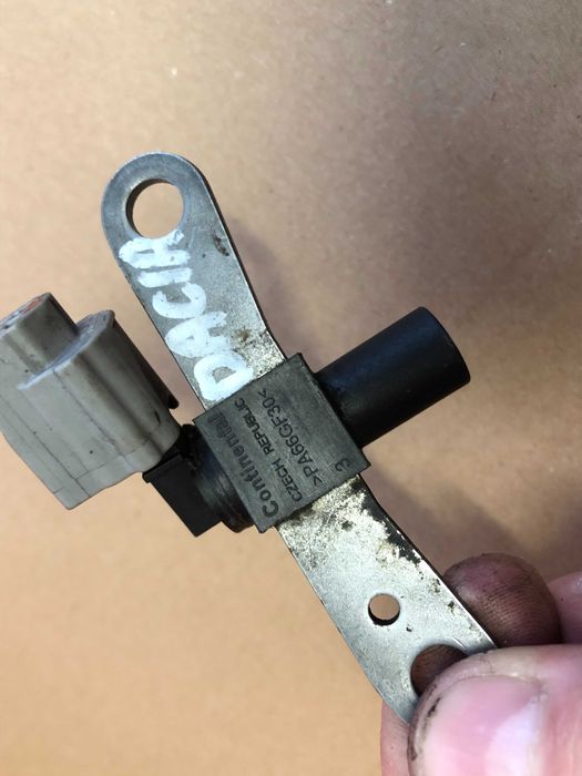 Czujnik wału Dacia Duster I 1.6 16V