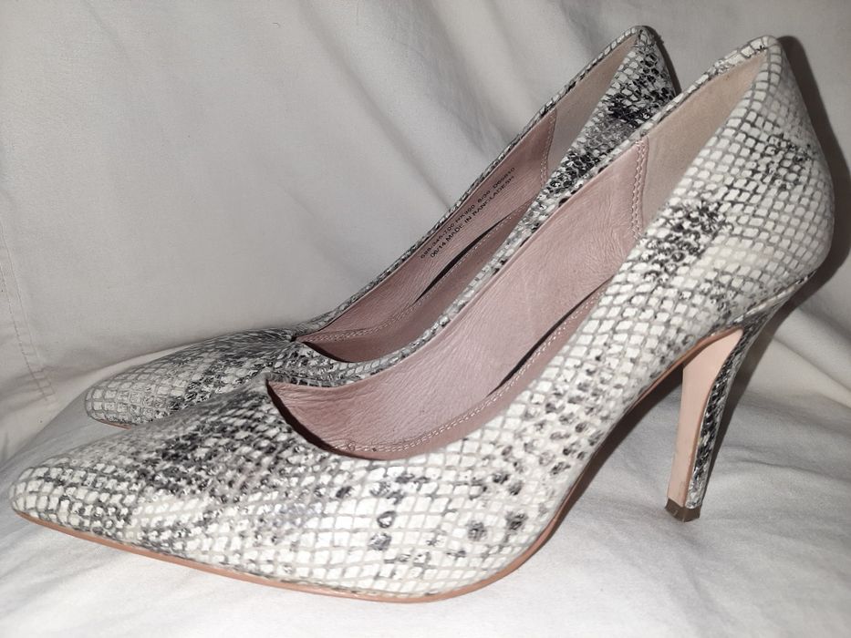 szpilki szare, wężowe, NEXT