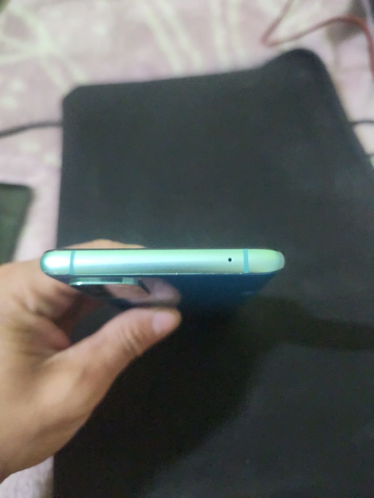 Смартфон OnePlus 8t