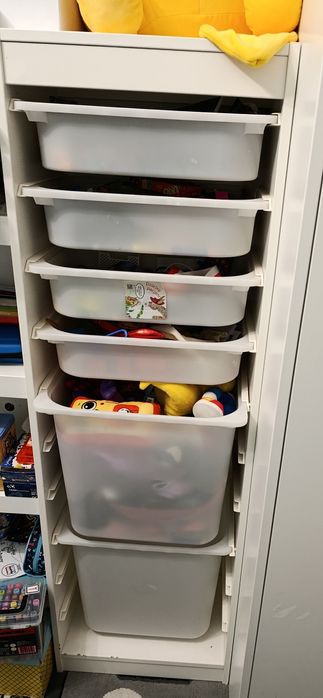 Regał z pojemnikami Ikea Trofast dla dzieci dziecięcy