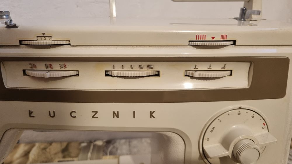 Maszyna do szycia łucznik 884