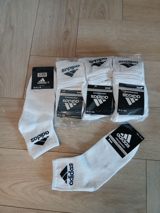 Nowe męskie skarpety Adidas.