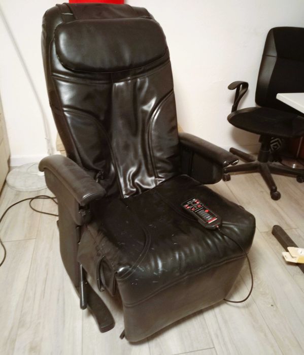 Fotel z funkcją masażu,  regulowany, czarny