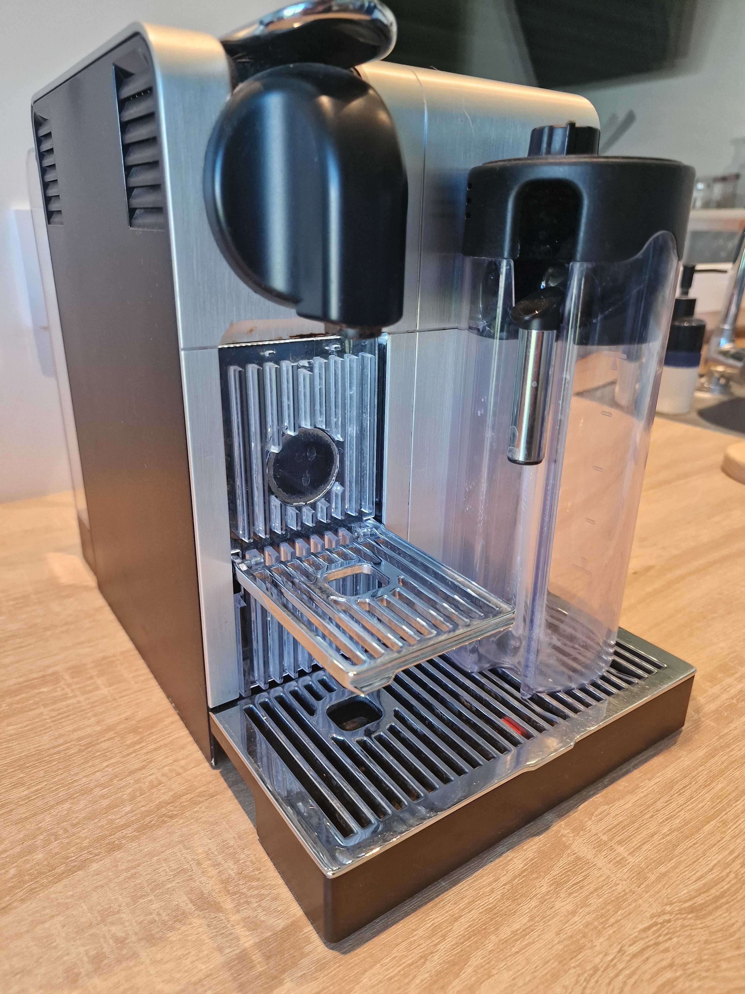 Ekspres kapsułkowy De Longhi Lattissima Pro EN750.MB Nespresso