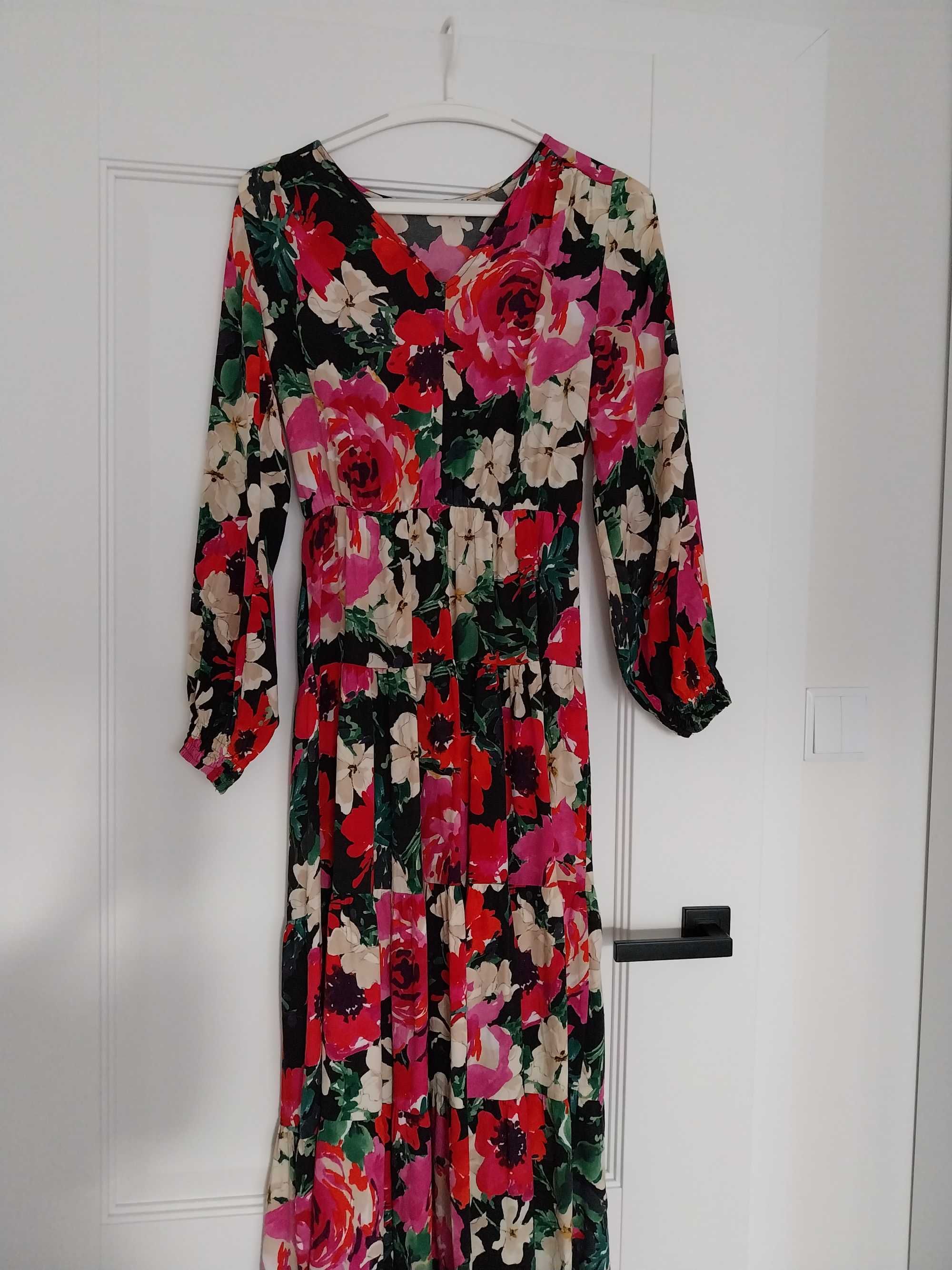 Sukienka midi rozkloszowana RESERVED 36 S