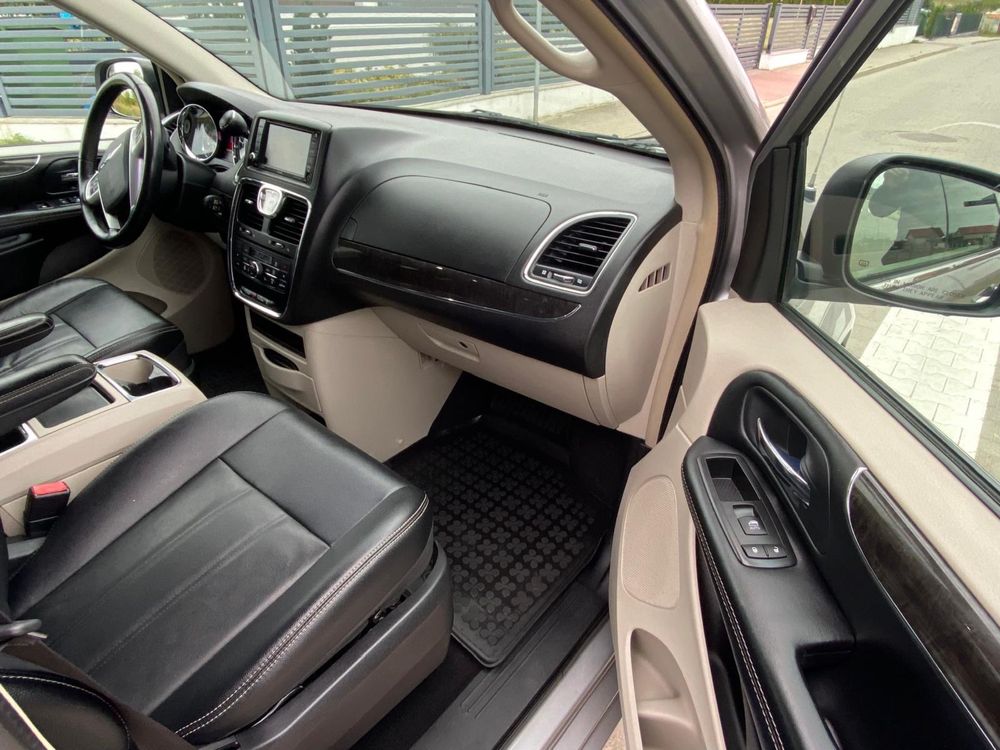 Chrysler Town & Country