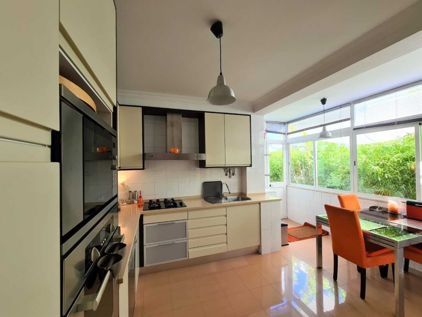 Quarto single com jardim