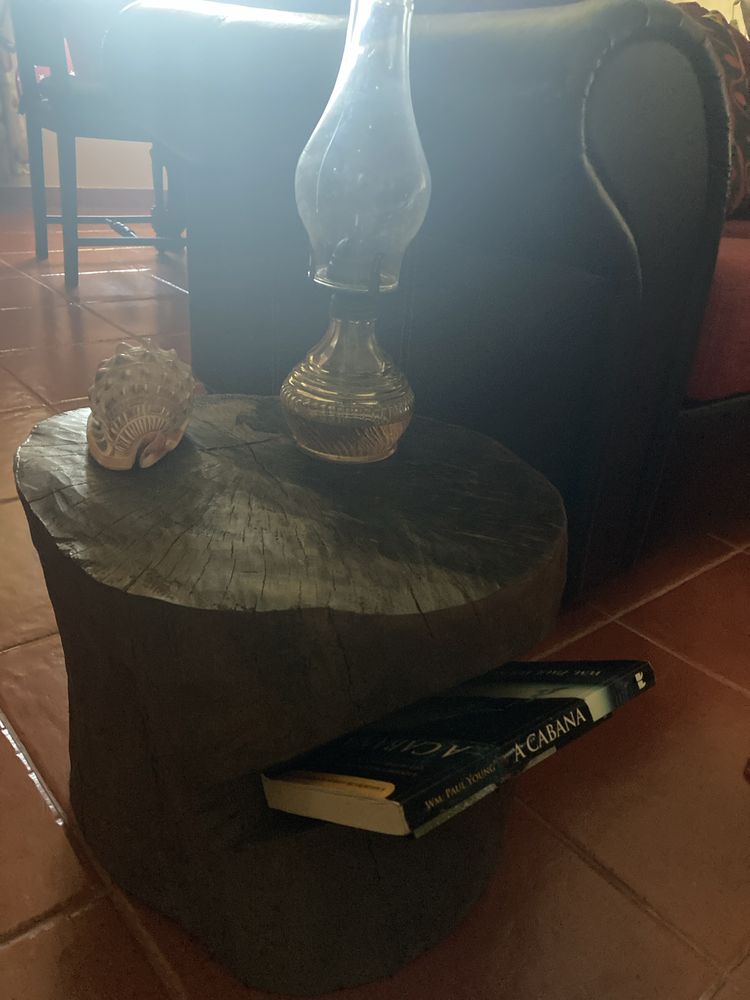 Mesinha de apoio ou de cabeceira de quarto
