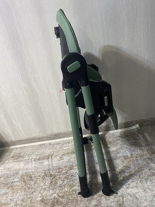 Стільчик для годування