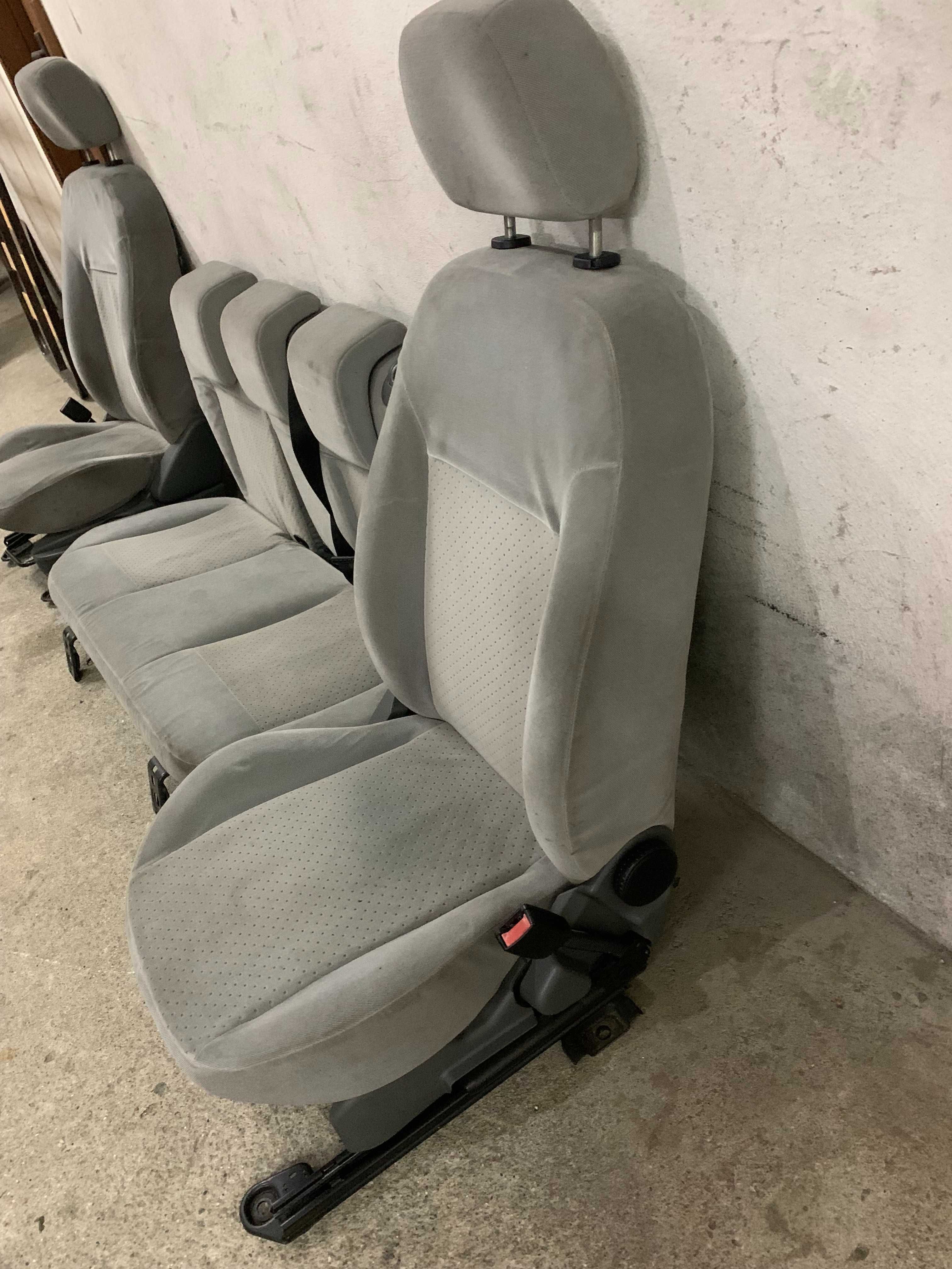 Bancos em tecido para Ford Fiesta IV (02-06)