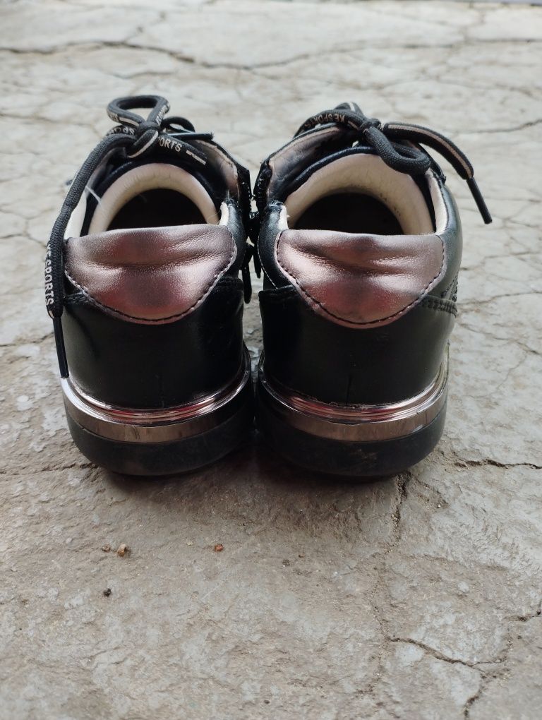 Туфлі  дитячі  чорні