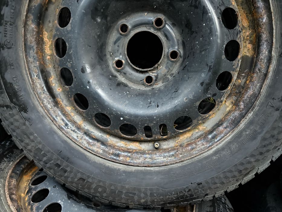 Felgi stalowe 16 z oponami zima 215/60 16 5x115 Opel Zafira C