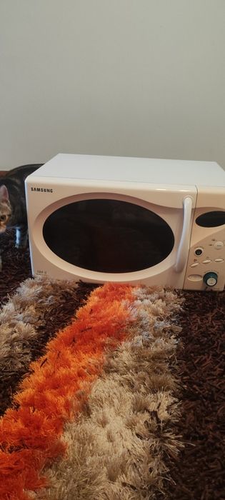 Vendo microondas em muito bom estado .
