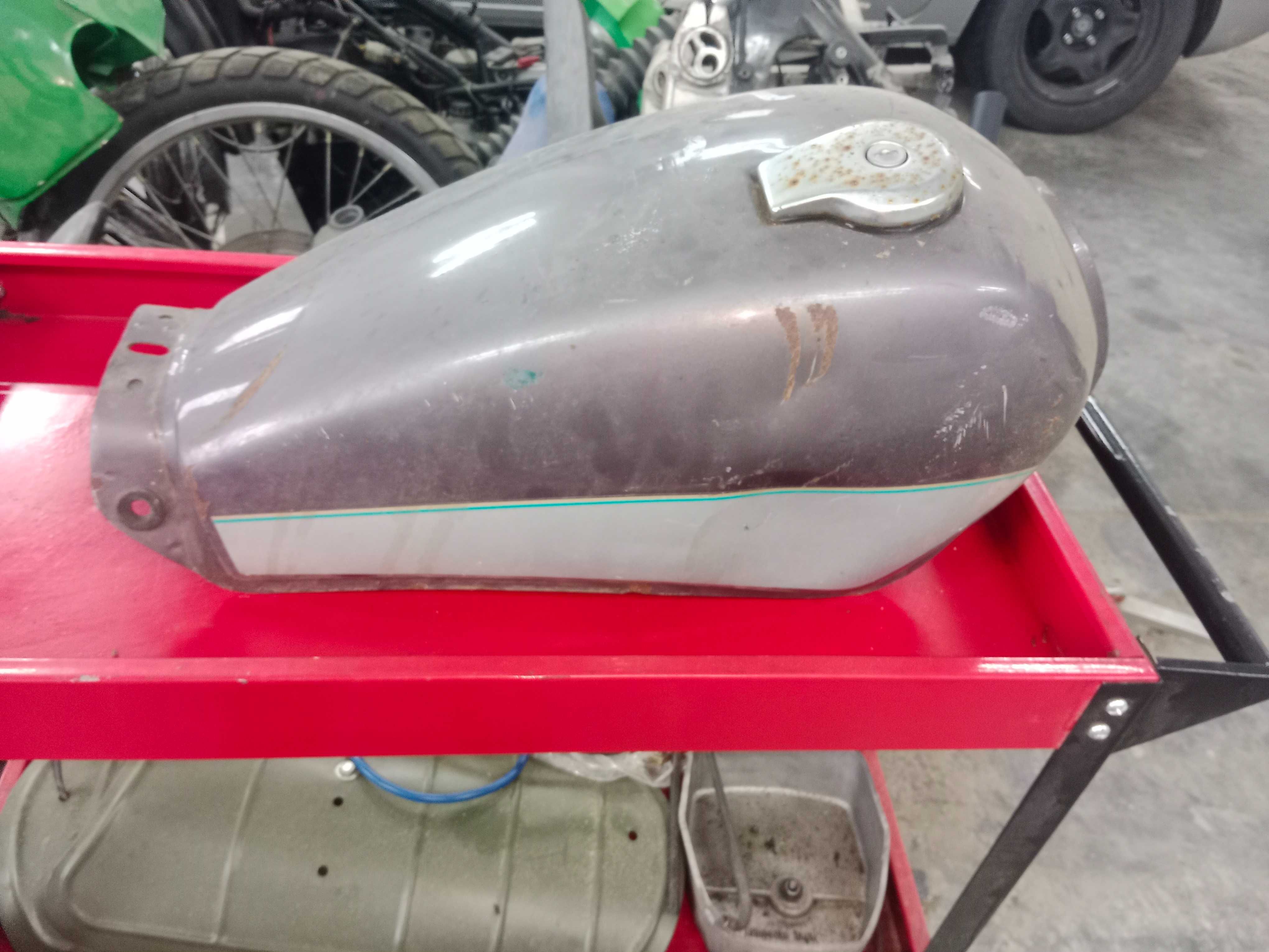 yamaha sr125 sr 125 bak zbiornik paliwa paliwowy