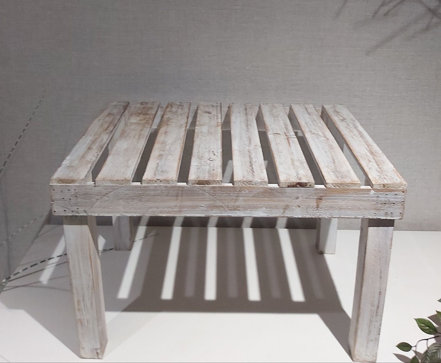 Krzesełko drewniane lub stolik