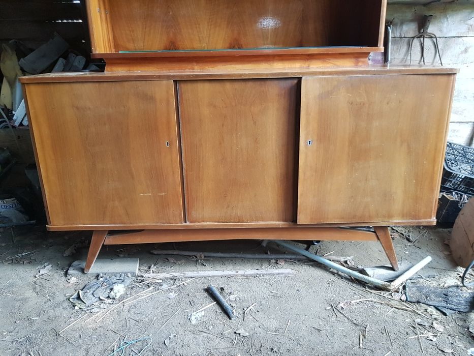 Kredens z PRL do odświeżenia