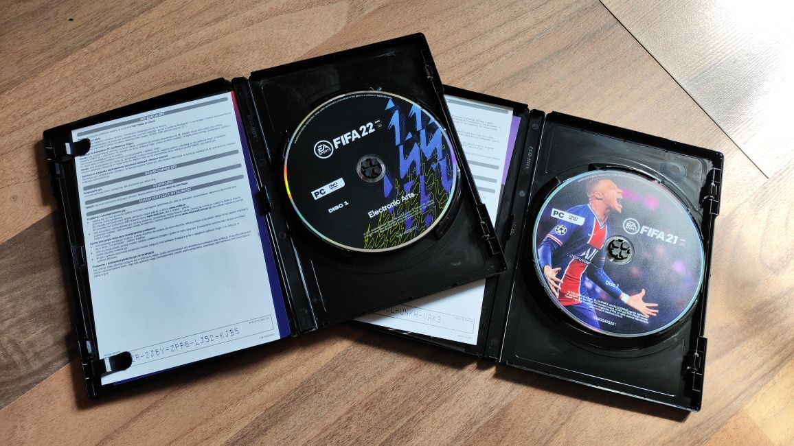 FIFA 21 + FIFA 22 PC DUBBING PL DVD BOX (wykorzystany klucz)