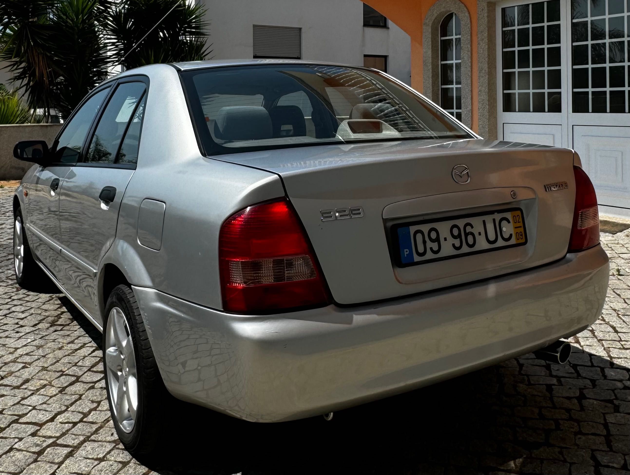Mazda 323 Sedan 2002