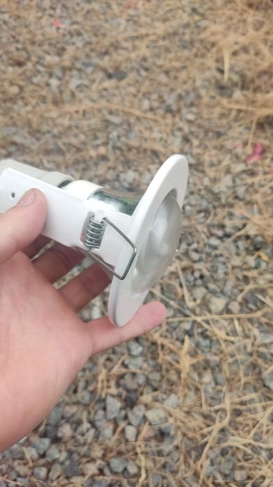 Точечный светильник белый с патроном под лампу Е27