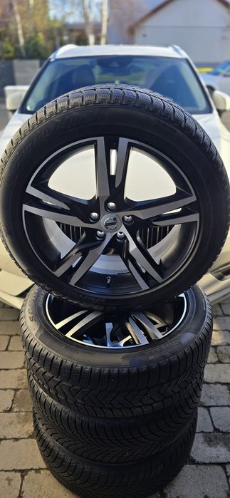 Koła opony zimowe Volvo XC40 7.5Jx19 zimowe opony 2024 super stan