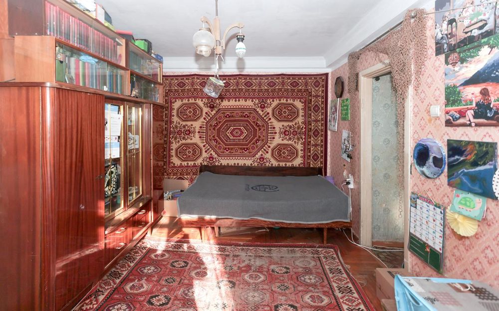 Продаж двокімнатної квартири на Космосі