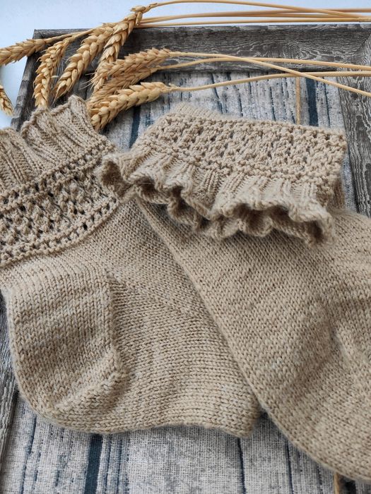 Шкарпетки в'язані жіночі ручної роботи/носки вязаные женские